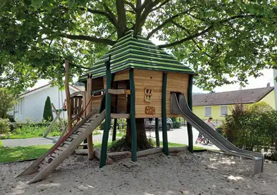 SPIELART : CABANE DE SORCIÈRES DANS LES ARBRES, ref O79